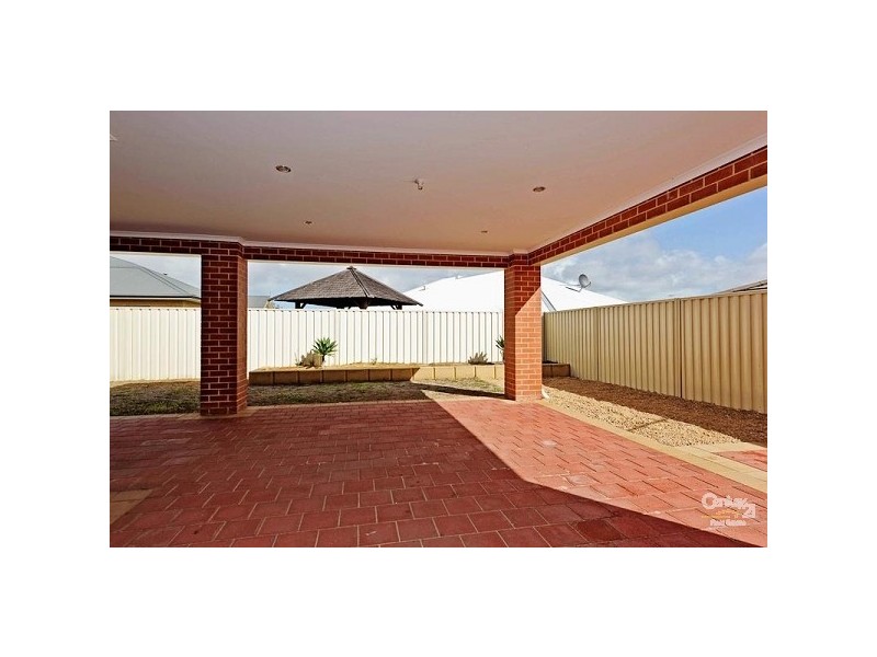 16 Labianca Vista, Carramar WA 6031