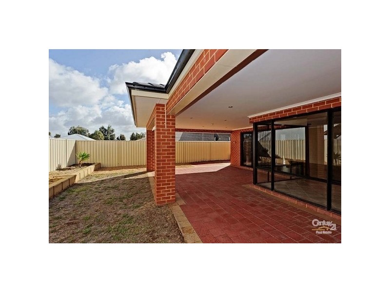 16 Labianca Vista, Carramar WA 6031