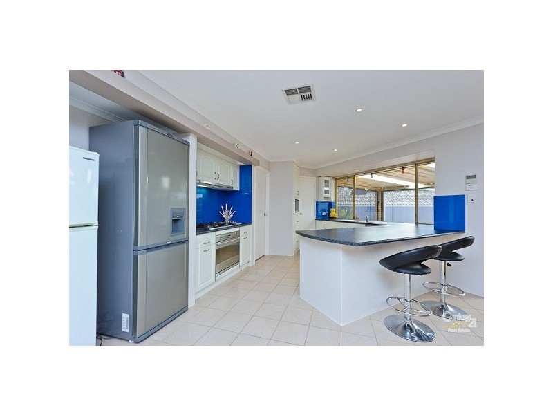 14 Firwood Trail, Woodvale WA 6026