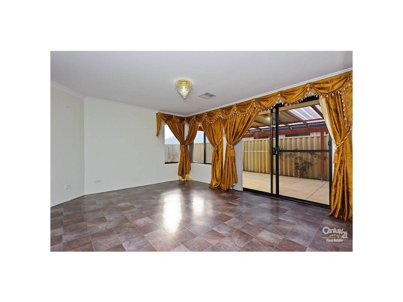 6 Belfast Crescent, Ridgewood WA 6030