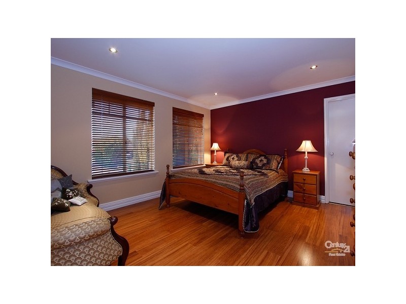 10 Manhattan Avenue, Iluka WA 6028