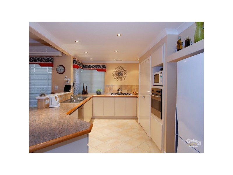 10 Manhattan Avenue, Iluka WA 6028