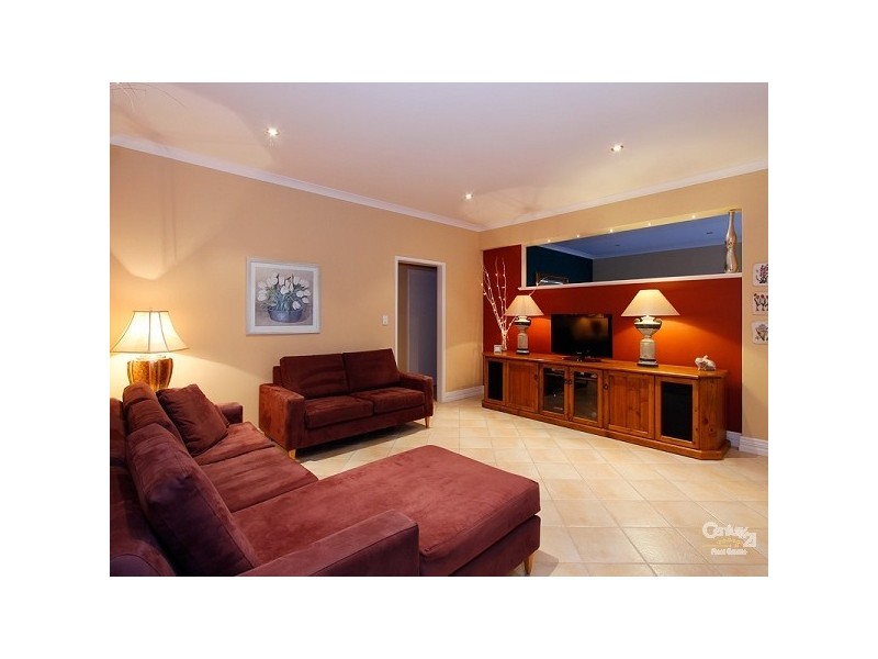 10 Manhattan Avenue, Iluka WA 6028