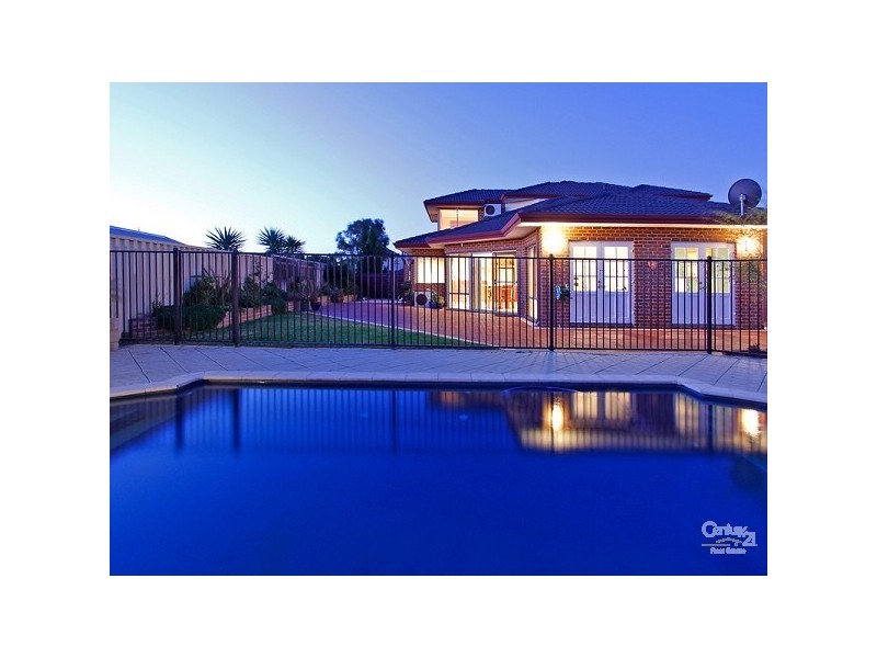 10 Manhattan Avenue, Iluka WA 6028