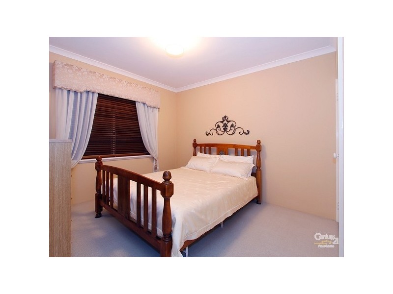 10 Manhattan Avenue, Iluka WA 6028