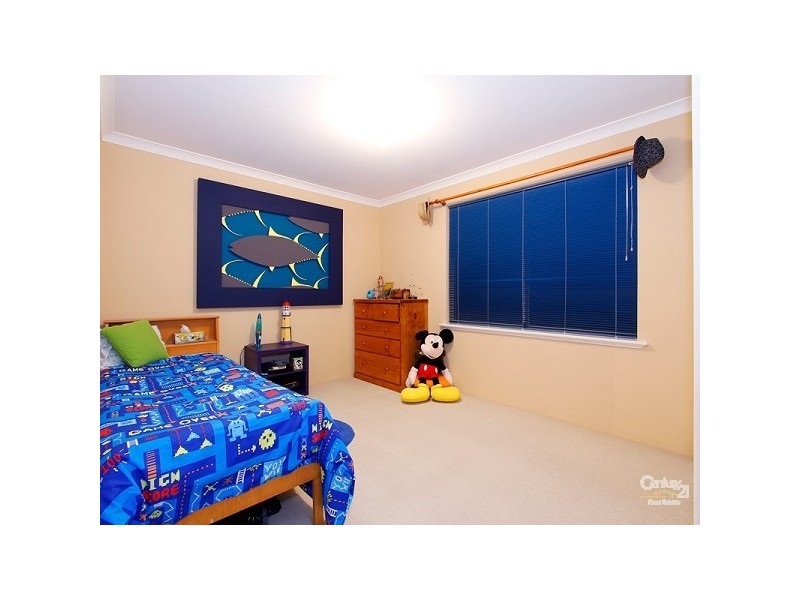 10 Manhattan Avenue, Iluka WA 6028