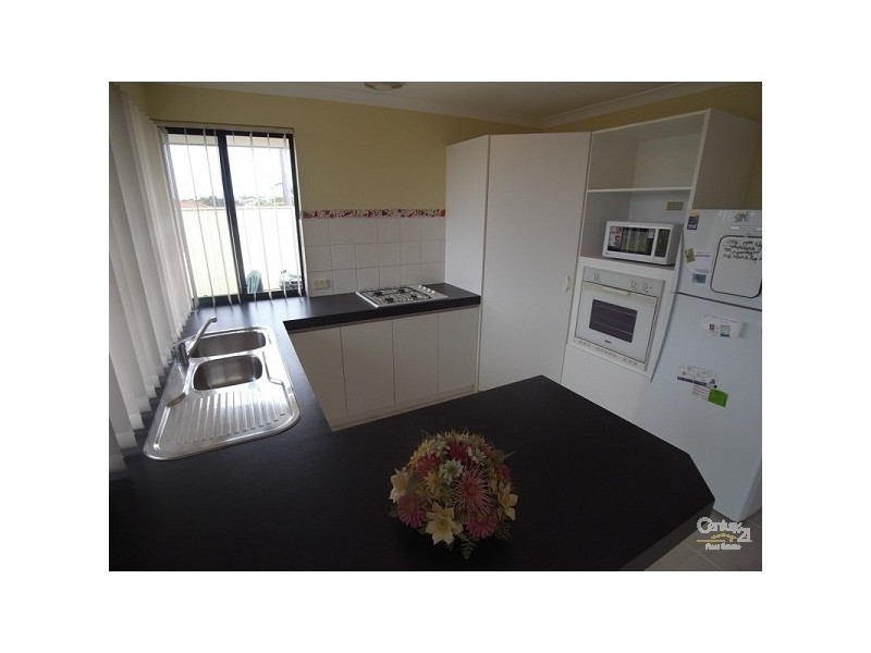 2 Rule Close, Merriwa WA 6030