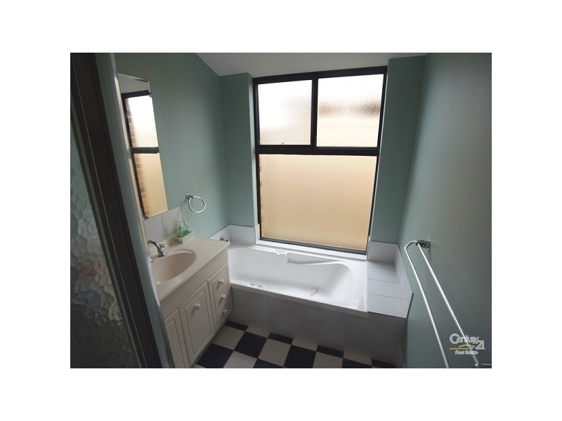 2 Rule Close, Merriwa WA 6030