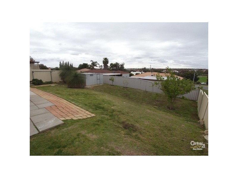 2 Rule Close, Merriwa WA 6030