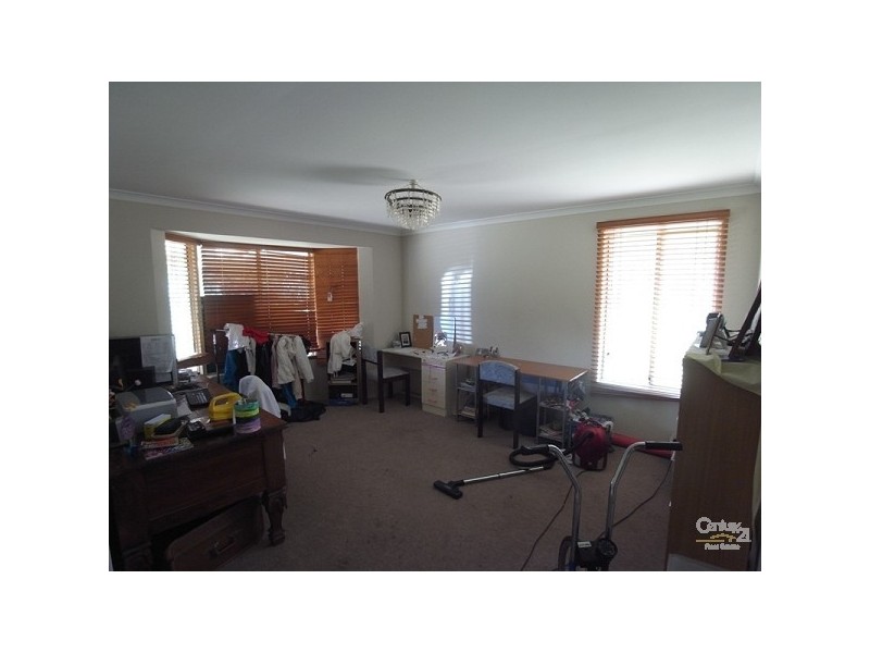 229 Birdwood Drive, Woodridge WA 6041