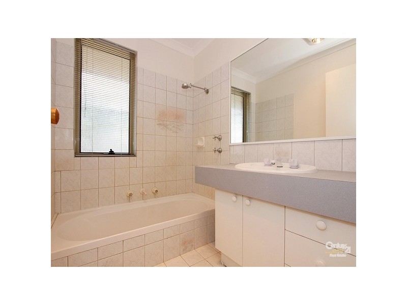 6 Kalix Elbow, Merriwa WA 6030