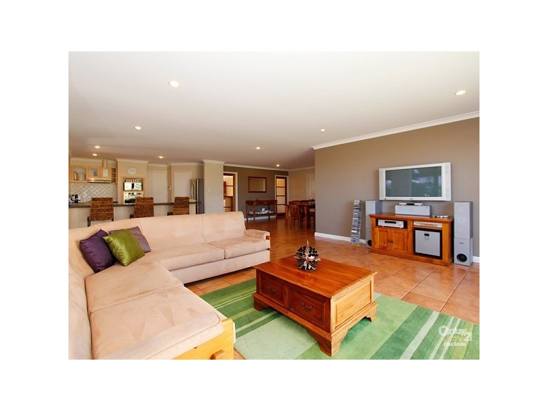 8 Maltara Loop, Quinns Rocks WA 6030