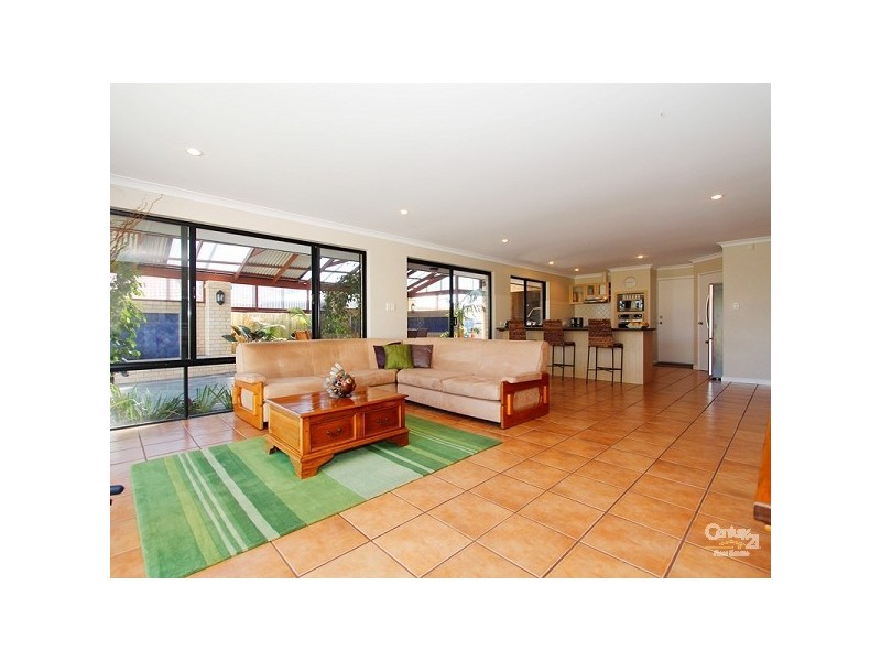 8 Maltara Loop, Quinns Rocks WA 6030