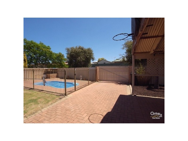 10 Allara Retreat, Quinns Rocks WA 6030