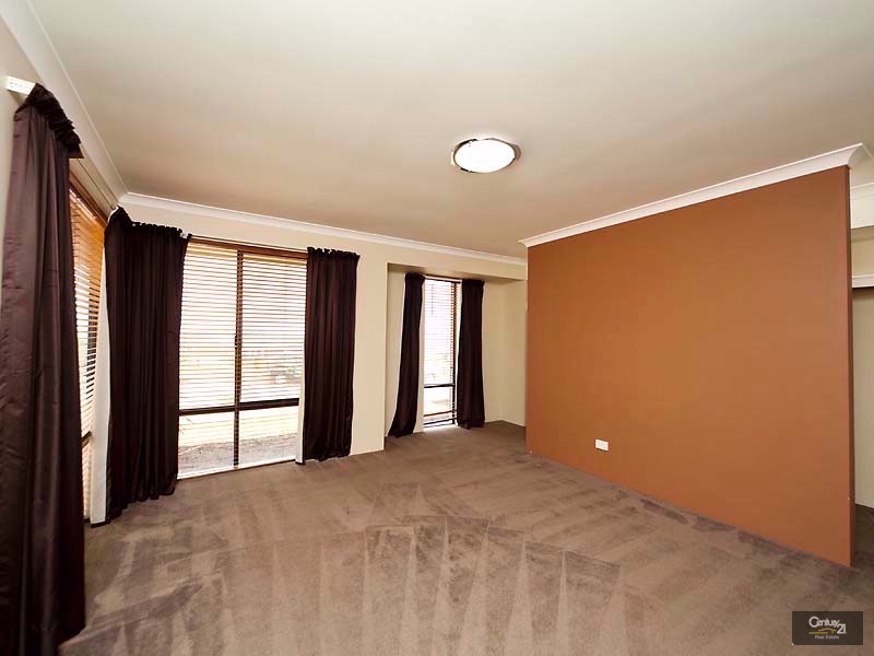 26 Grandoak Drive, Clarkson WA 6030