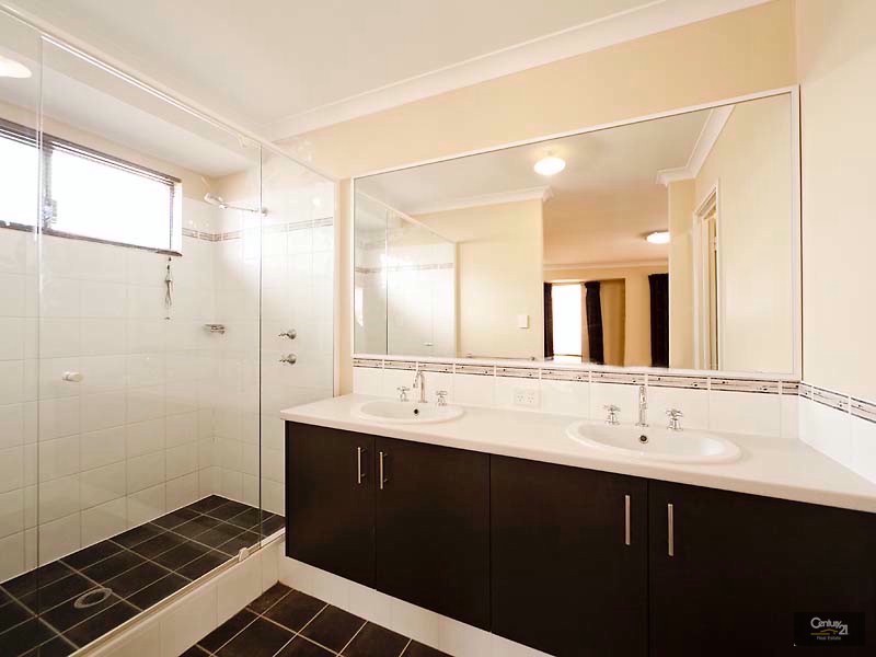 26 Grandoak Drive, Clarkson WA 6030