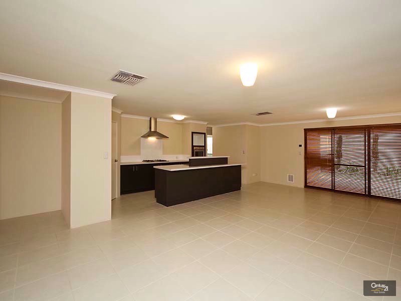 26 Grandoak Drive, Clarkson WA 6030