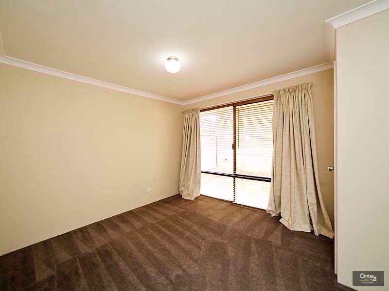 26 Grandoak Drive, Clarkson WA 6030