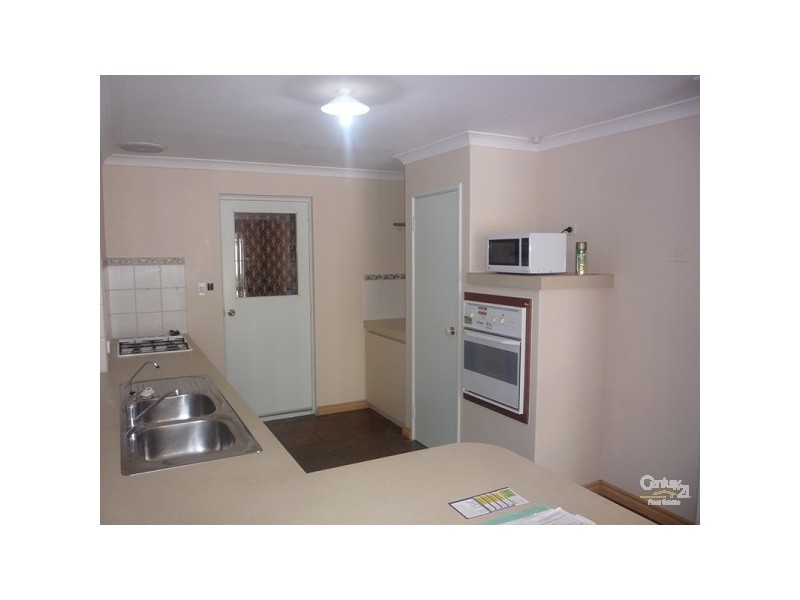 10 Breaksea Way, Ridgewood WA 6030