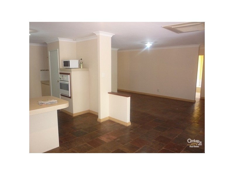 10 Breaksea Way, Ridgewood WA 6030