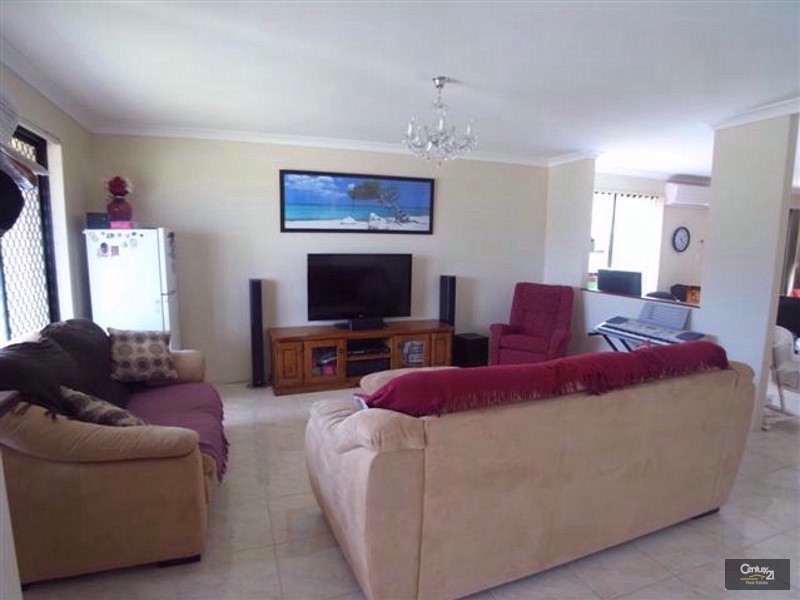 39 Adelong Circuit, Merriwa WA 6030