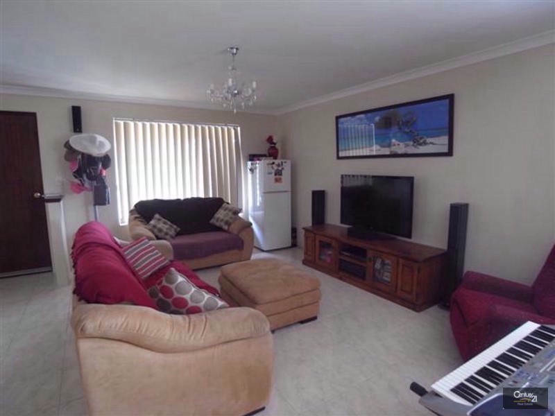 39 Adelong Circuit, Merriwa WA 6030