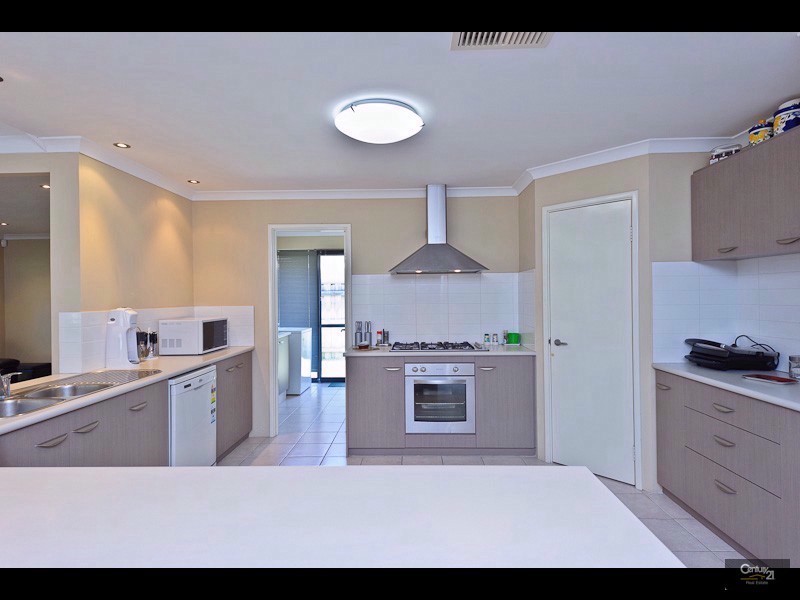 7 Acapulco Way, Quinns Rocks WA 6030