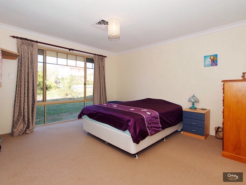 70 Whitfield Drive, Two Rocks WA 6037