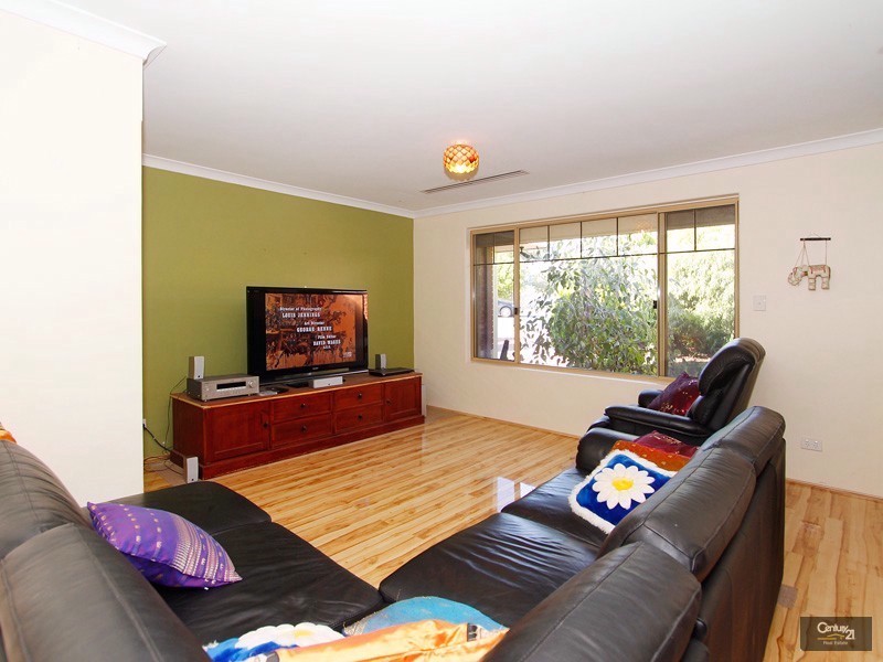70 Whitfield Drive, Two Rocks WA 6037