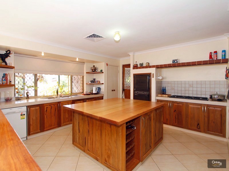 70 Whitfield Drive, Two Rocks WA 6037