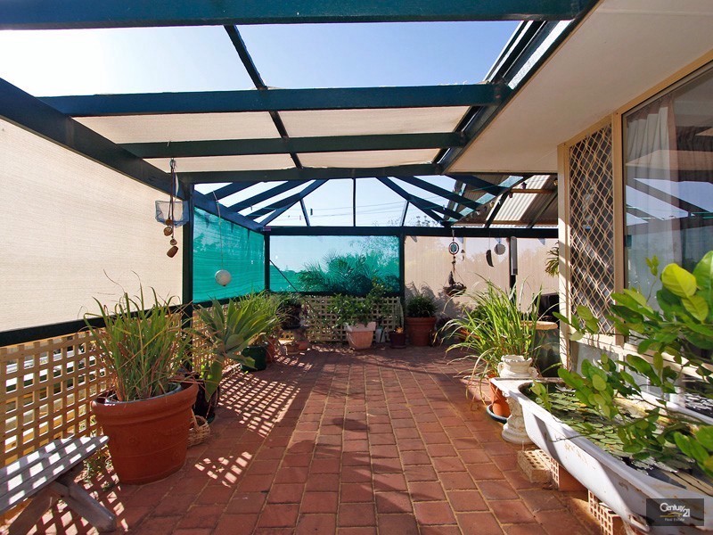 70 Whitfield Drive, Two Rocks WA 6037