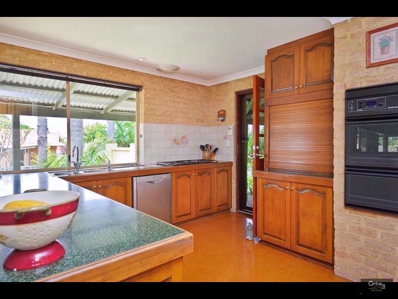 12 Pennant Place, Woodvale WA 6026