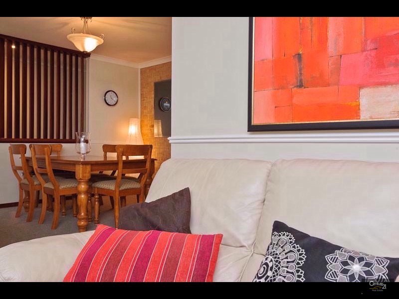 12 Pennant Place, Woodvale WA 6026