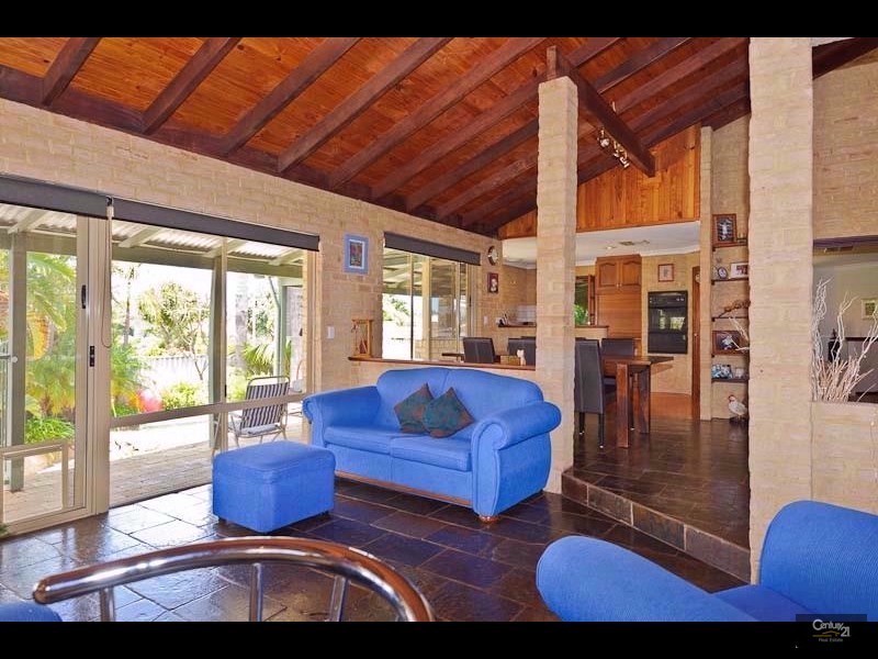 12 Pennant Place, Woodvale WA 6026