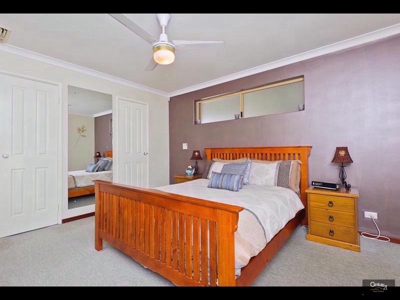 12 Pennant Place, Woodvale WA 6026