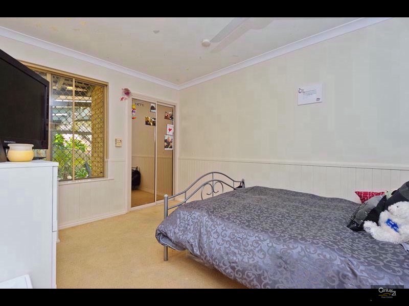 12 Pennant Place, Woodvale WA 6026