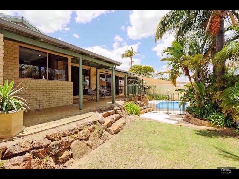 12 Pennant Place, Woodvale WA 6026