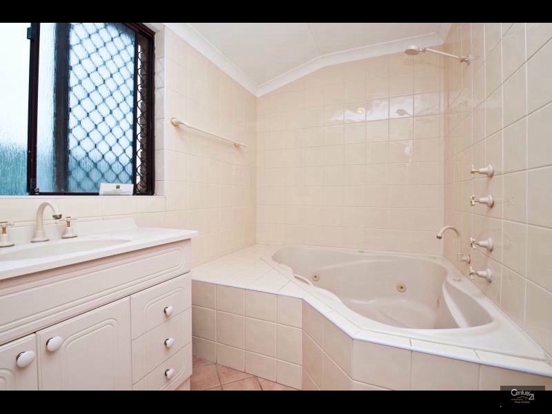 24 Clinton Street, Kingsley WA 6026