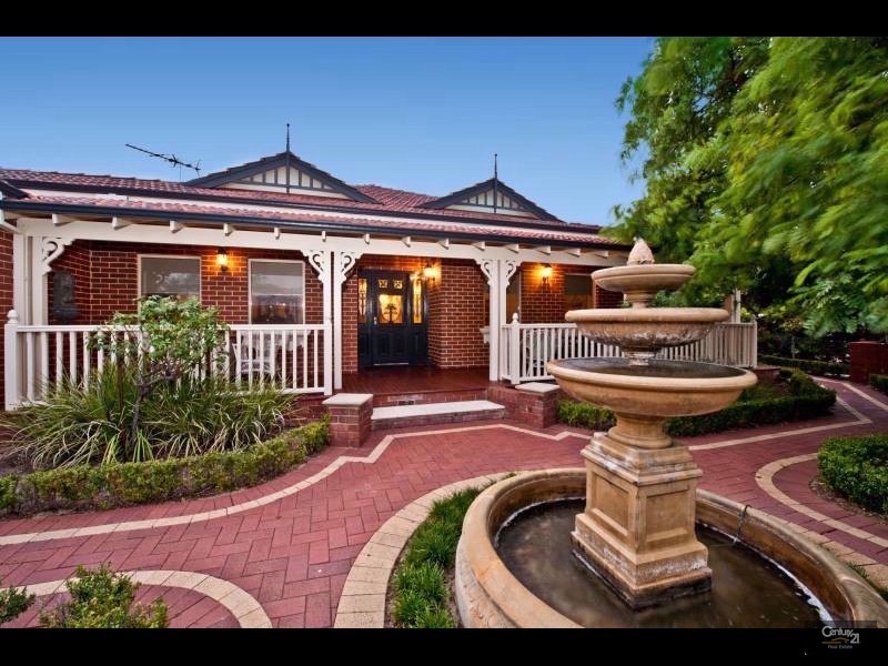 27 Tees Court, Mindarie WA 6030
