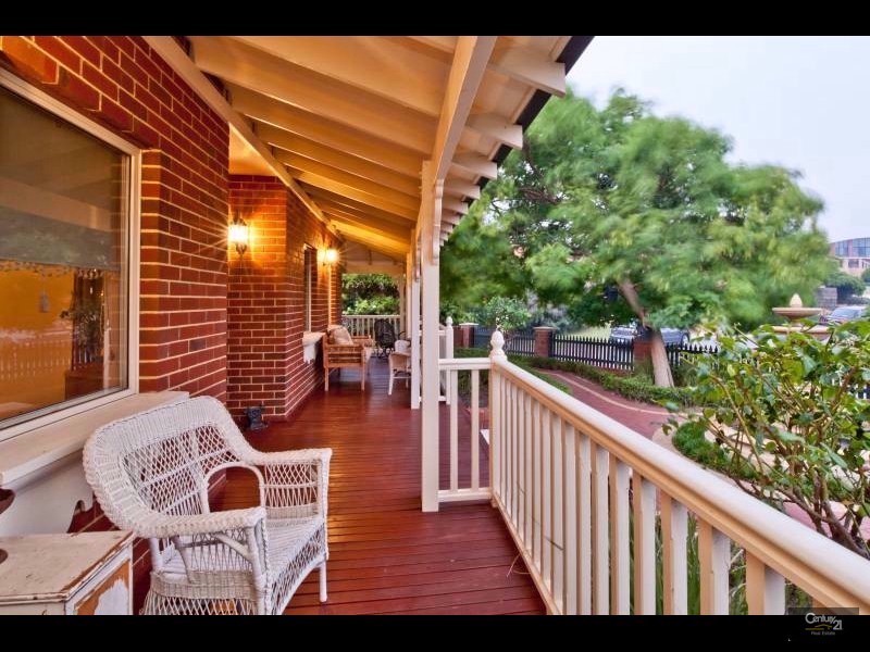 27 Tees Court, Mindarie WA 6030