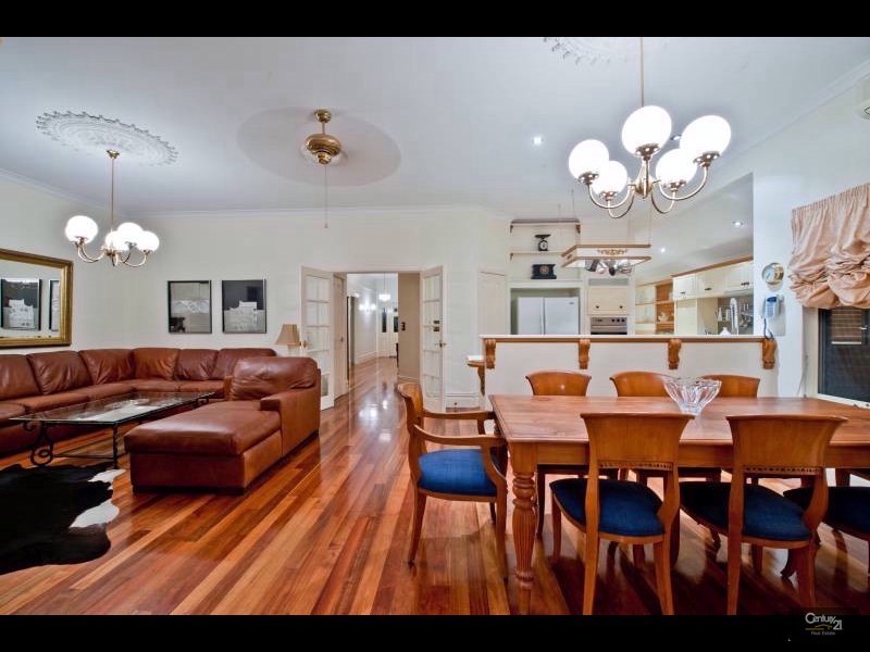 27 Tees Court, Mindarie WA 6030