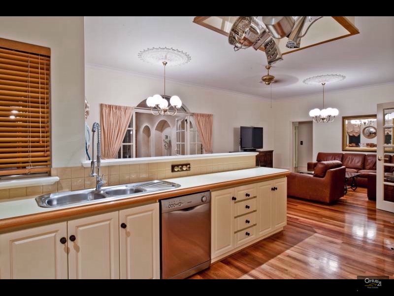 27 Tees Court, Mindarie WA 6030