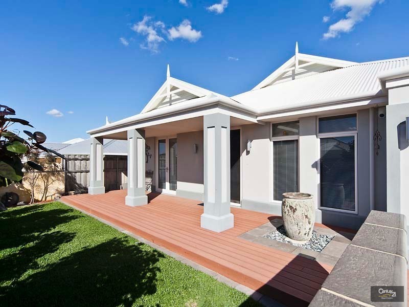 9 Parkbeach Street, Yanchep WA 6035