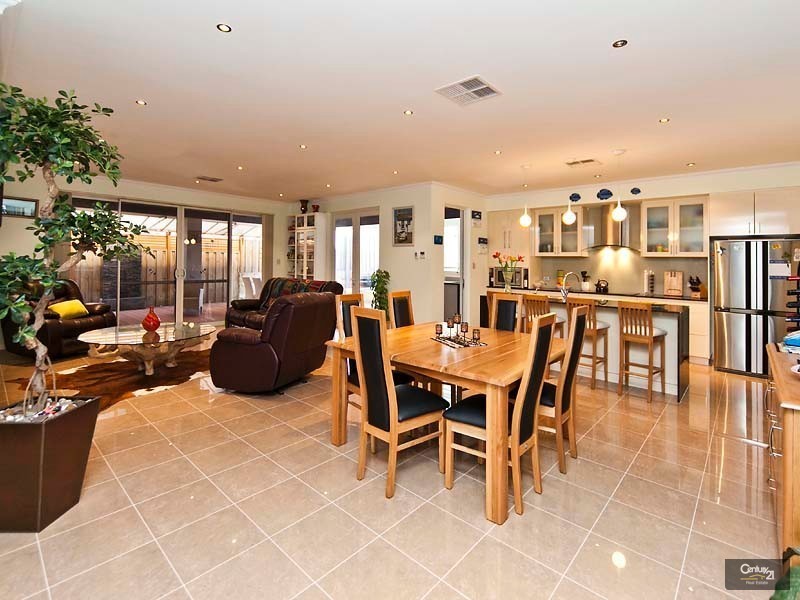 9 Parkbeach Street, Yanchep WA 6035