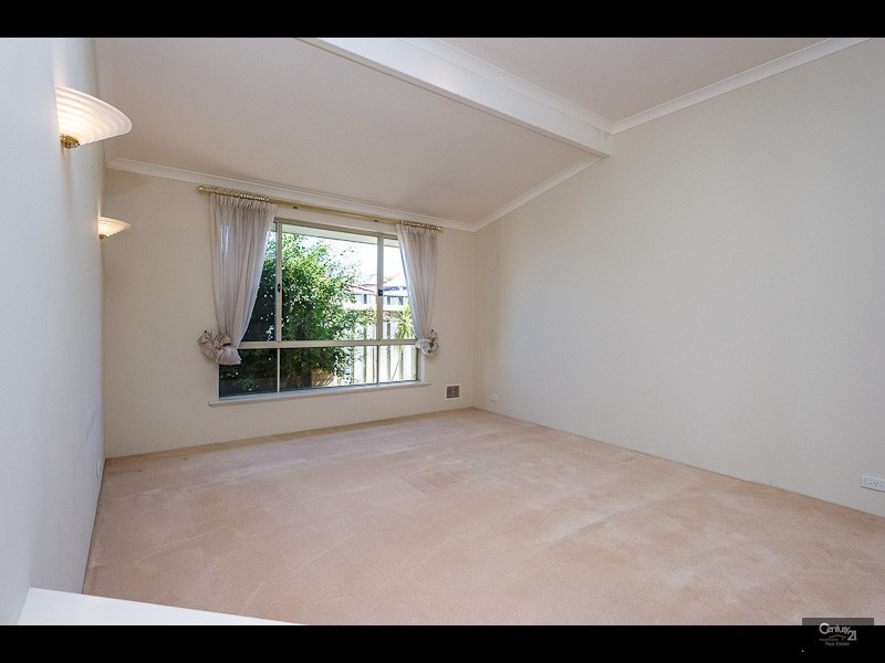 17 Tees Court, Mindarie WA 6030