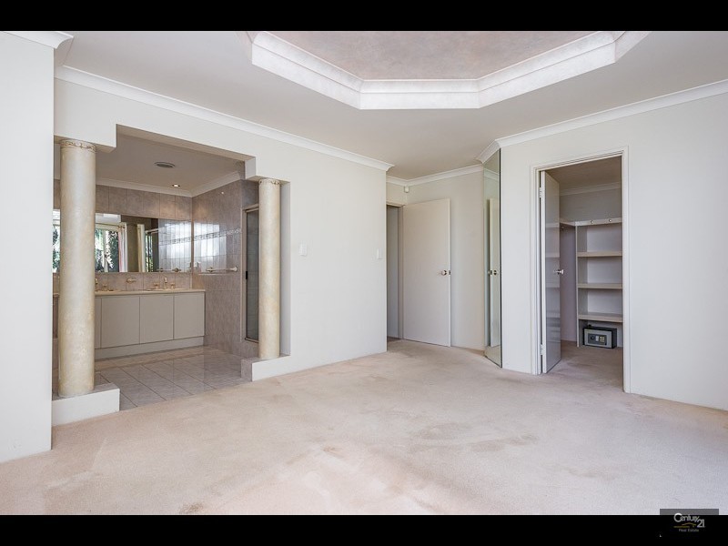 17 Tees Court, Mindarie WA 6030