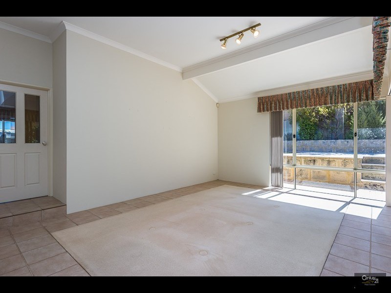 17 Tees Court, Mindarie WA 6030