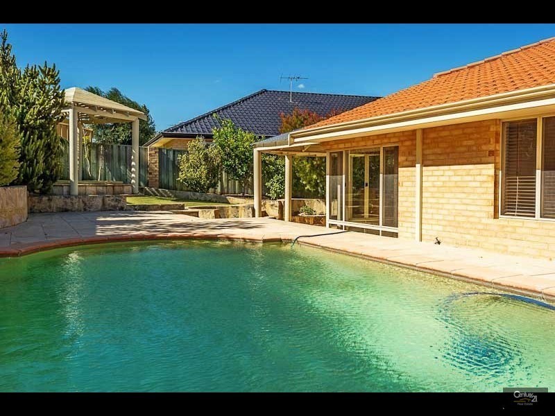 17 Tees Court, Mindarie WA 6030