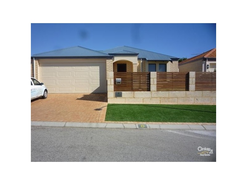 8 Marriot Turn, Currambine WA 6028