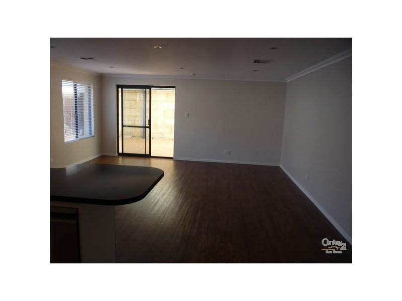 8 Marriot Turn, Currambine WA 6028